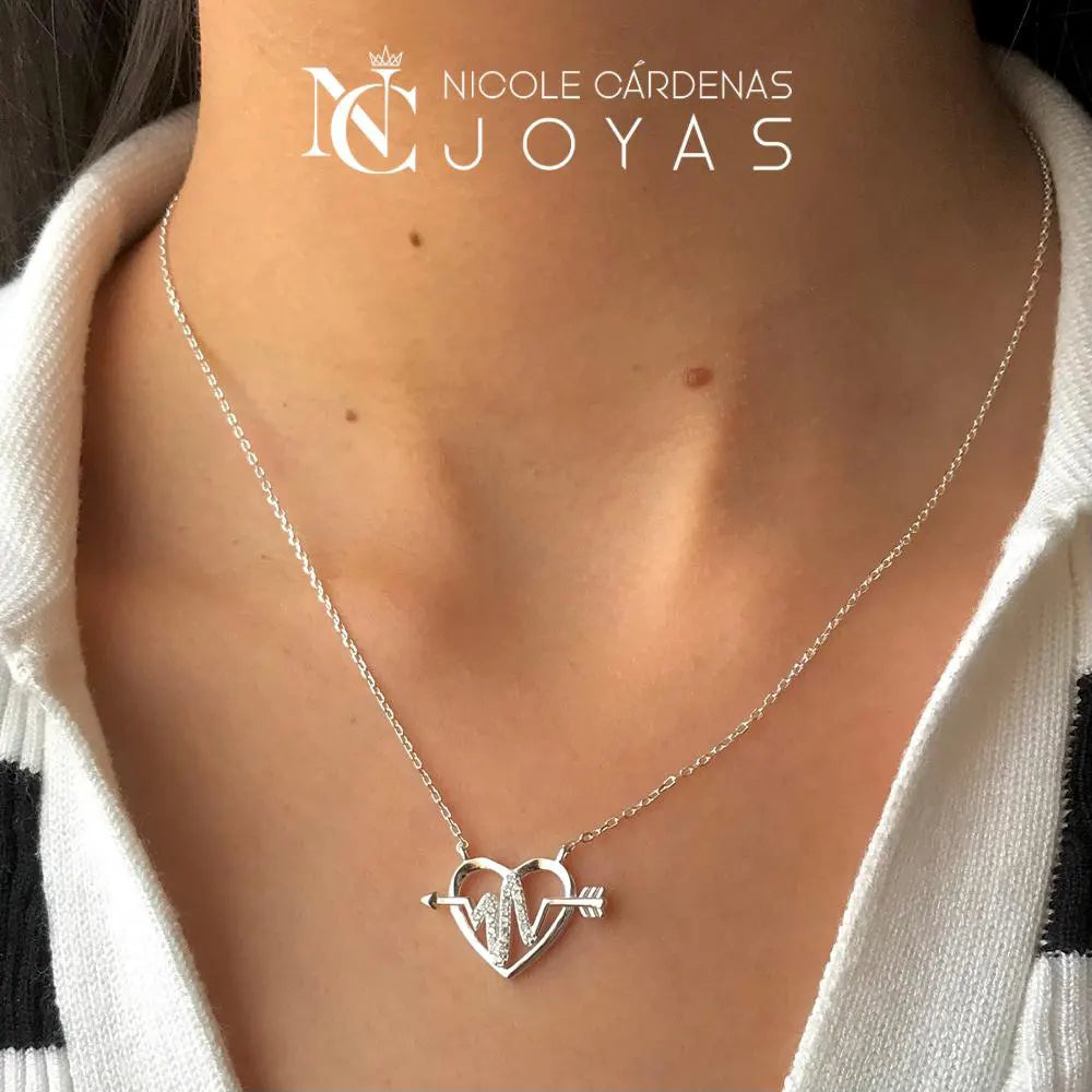 COLLAR CORAZÓN FLECHADO