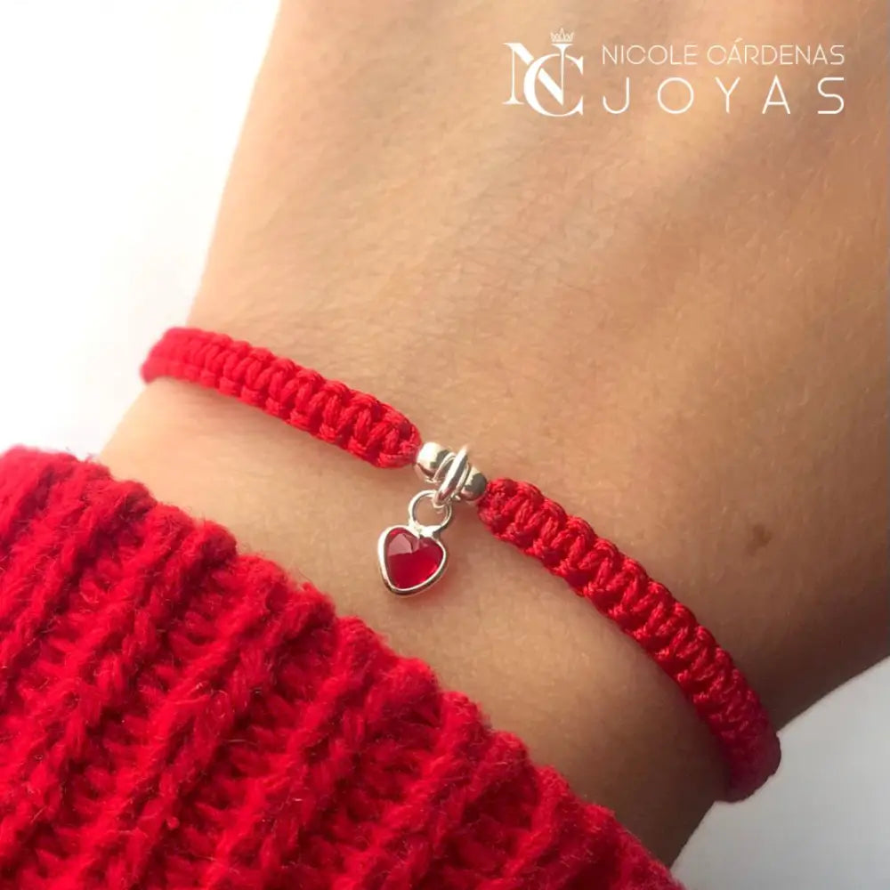 PULSERA HILO ROJO CON CIRCON CORAZÓN RUBI