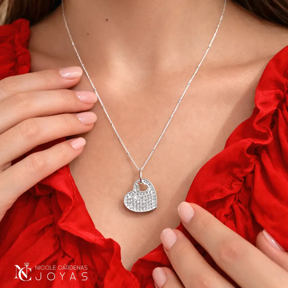 COLLAR CORAZÓN CALADO CON CIRCONES