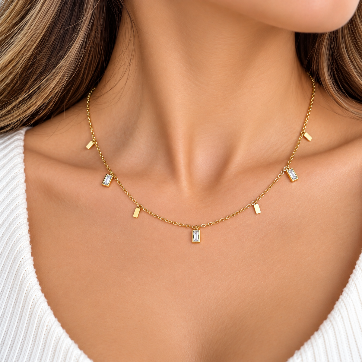 COLLAR DESTELLOS DORADOS