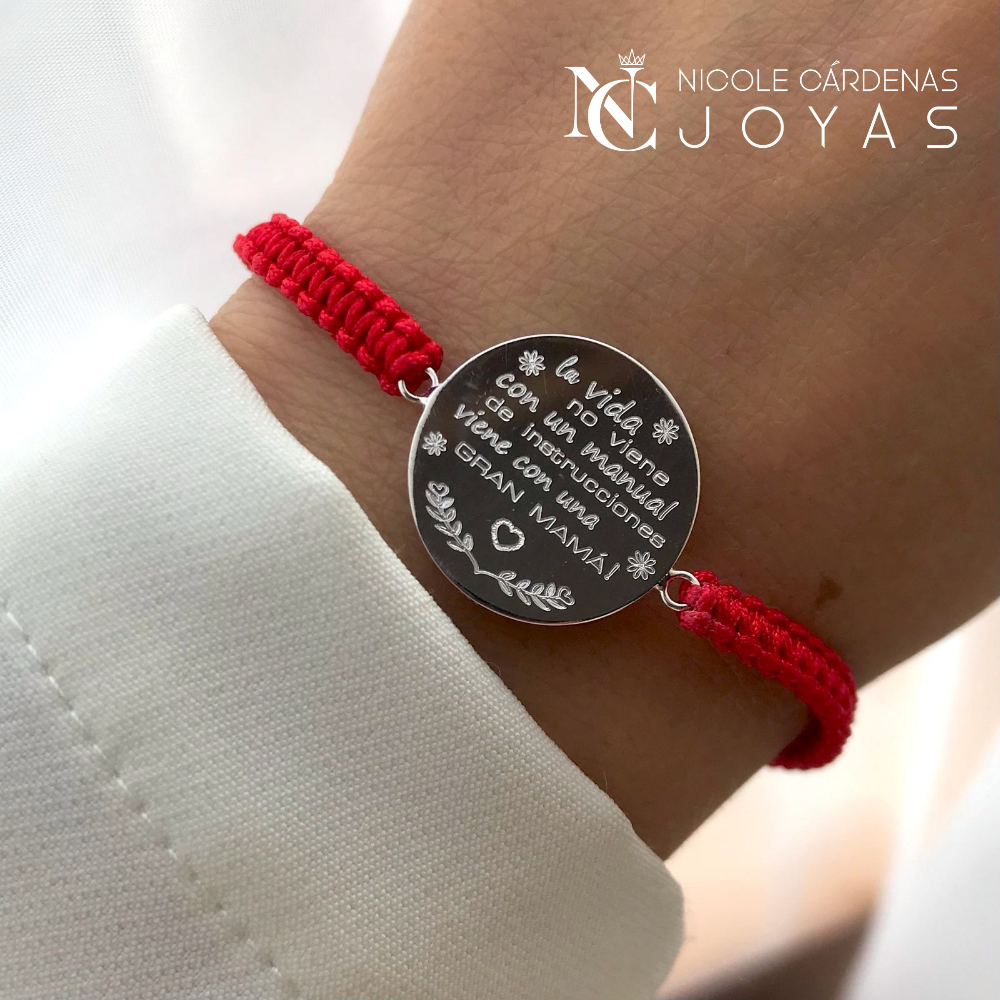 PULSERA HILO ROJO PLACA CIRCULAR : LA VIDA VIENE CON UNA GRAN MAMÁ