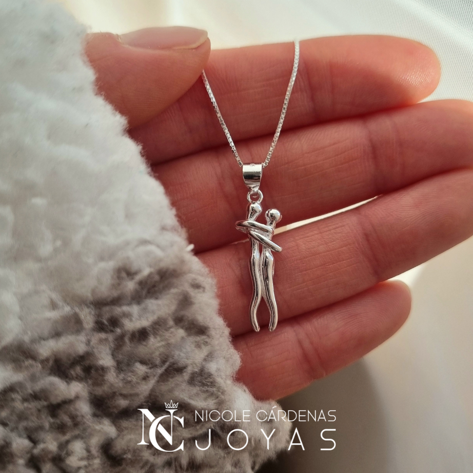 COLLAR ABRAZO INFINITO