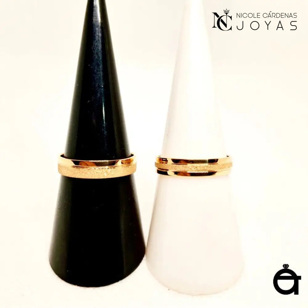 ARGOLLAS SATINADAS - PLANAS ORO 18K  5 Gramos/ 4 mm Ancho