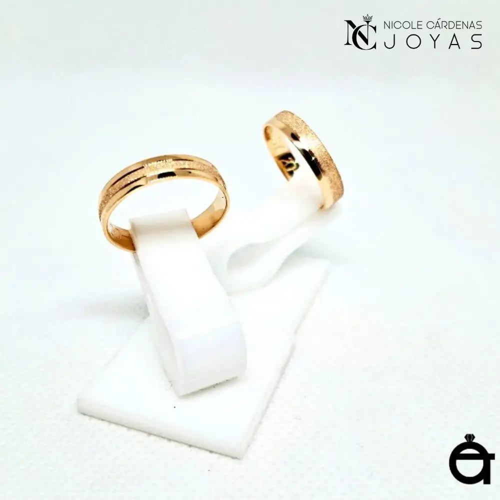 ARGOLLAS SATINADAS - PLANAS ORO 18K  5 Gramos/ 4 mm Ancho