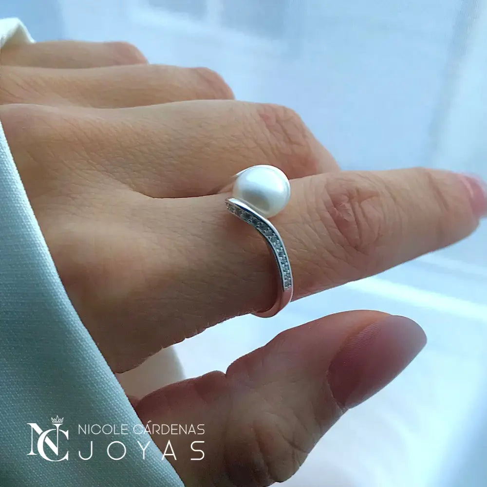 ANILLO DE PERLA CON MICROCIRCONES