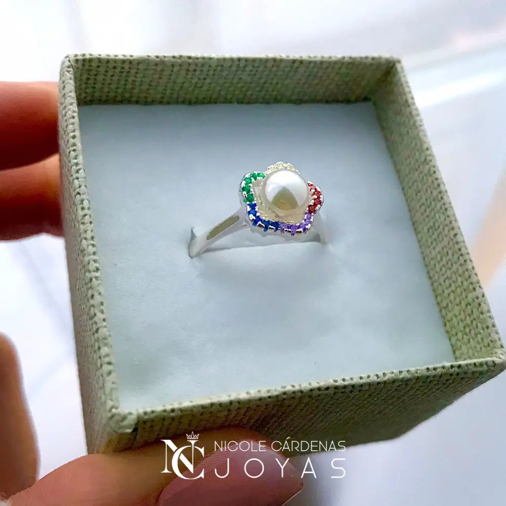 ANILLO DE PERLA CON FLOR Y CIRCONES MULTICOLOR