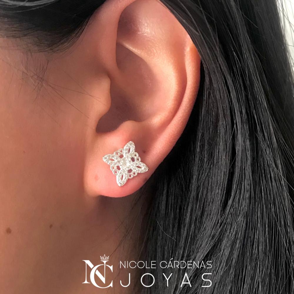 AROS NUDO DE BRUJAS CON MICRO CIRCONES