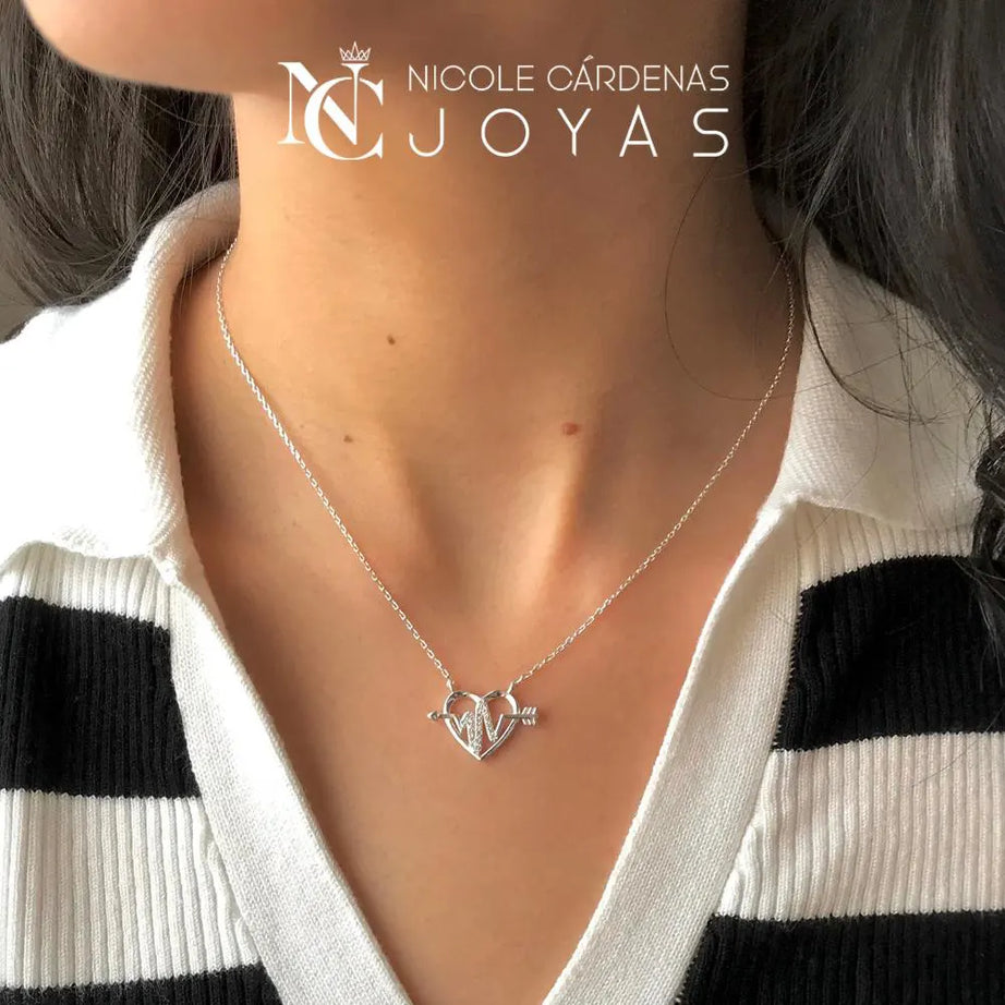 COLLAR CORAZÓN FLECHADO