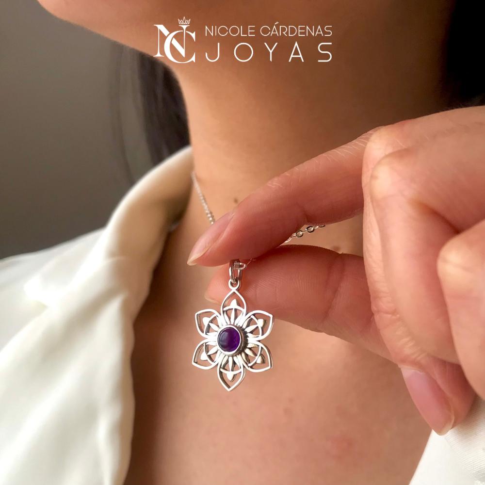 COLLAR FLOR MANDALA CON AMATISTA
