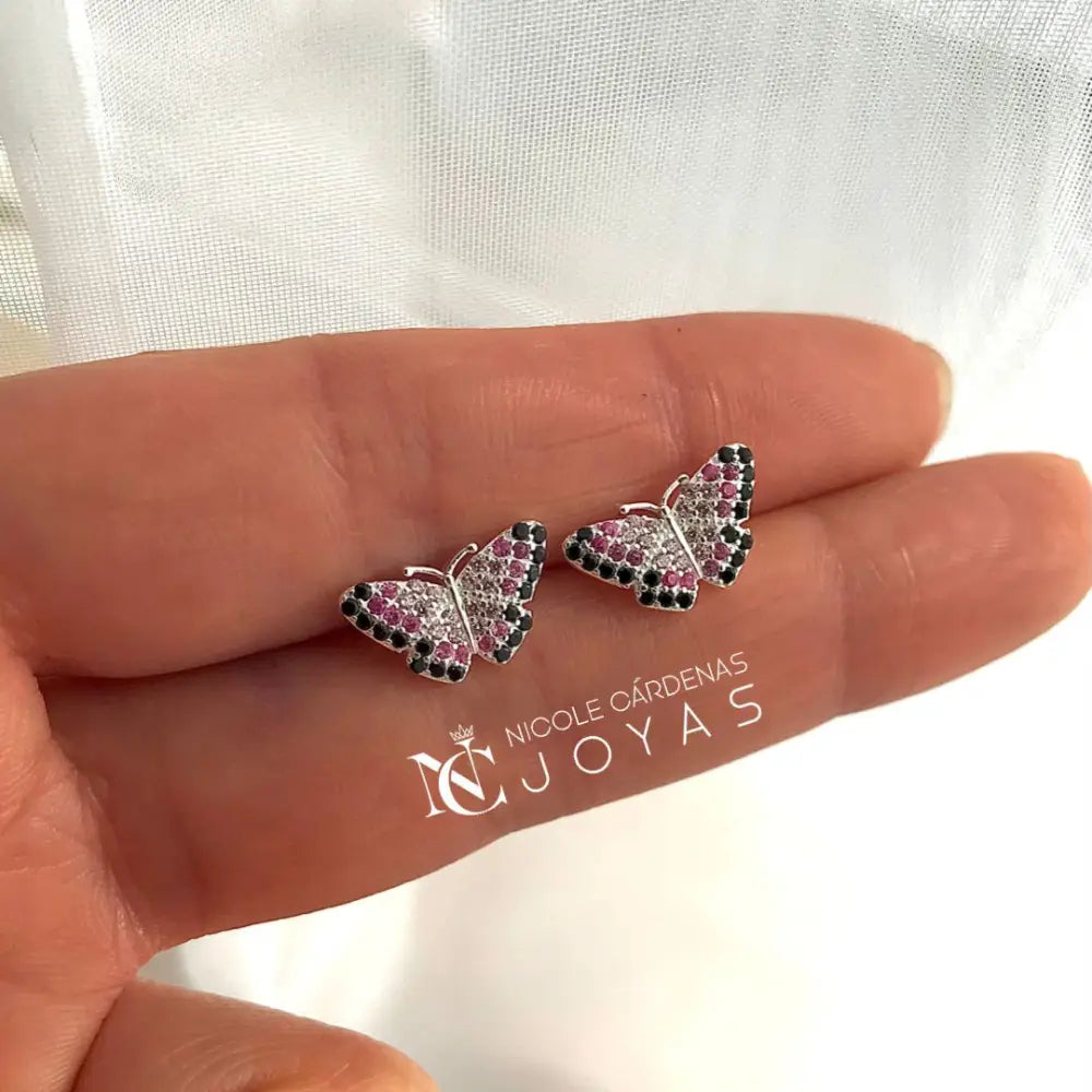 AROS APEGADOS DISEÑO MARIPOSA CON CIRCONES