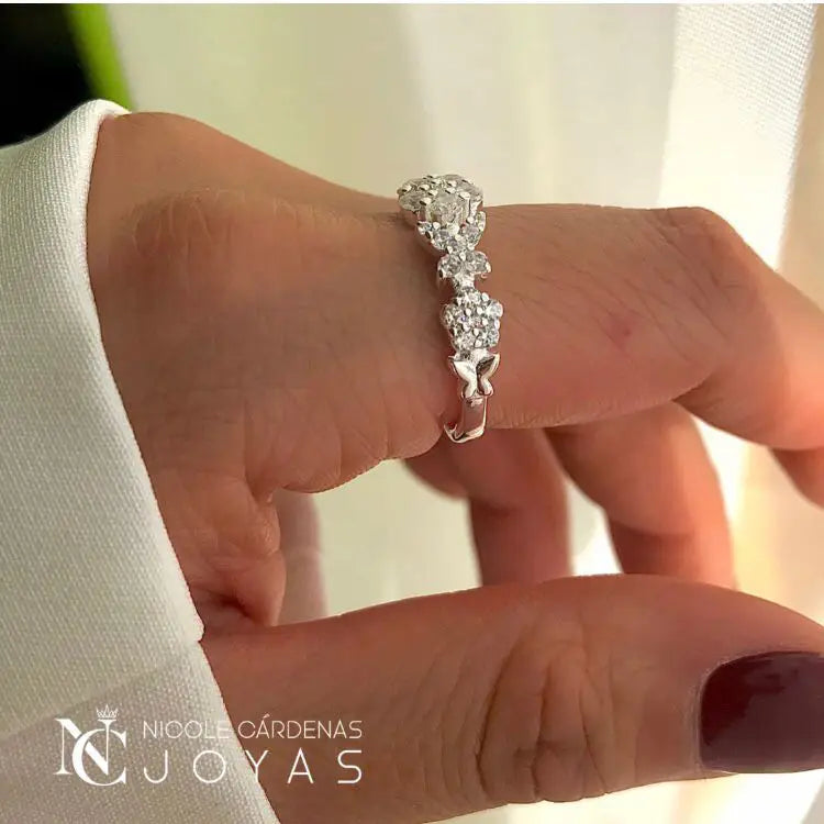 ANILLO CIRCONES FLOR Y MARIPOSAS