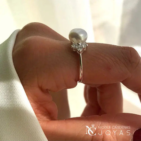 ANILLO PERLA Y CIRCONES