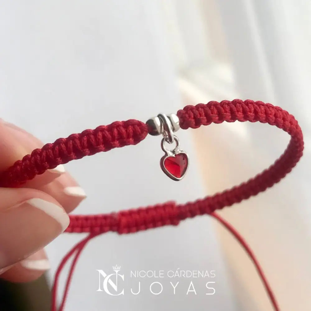 PULSERA HILO ROJO CON CIRCON CORAZÓN RUBI