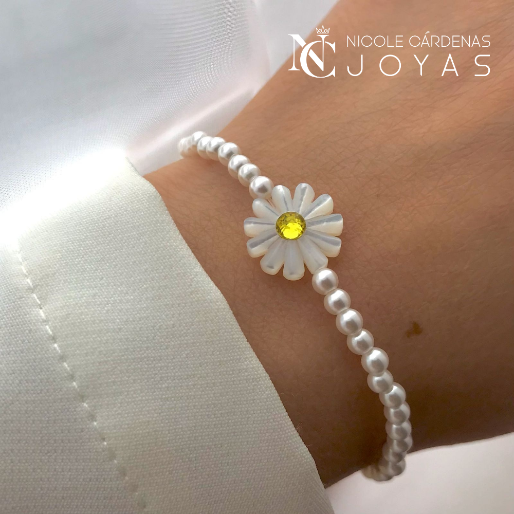 PULSERA PERLAS Y FLOR MARGARITA