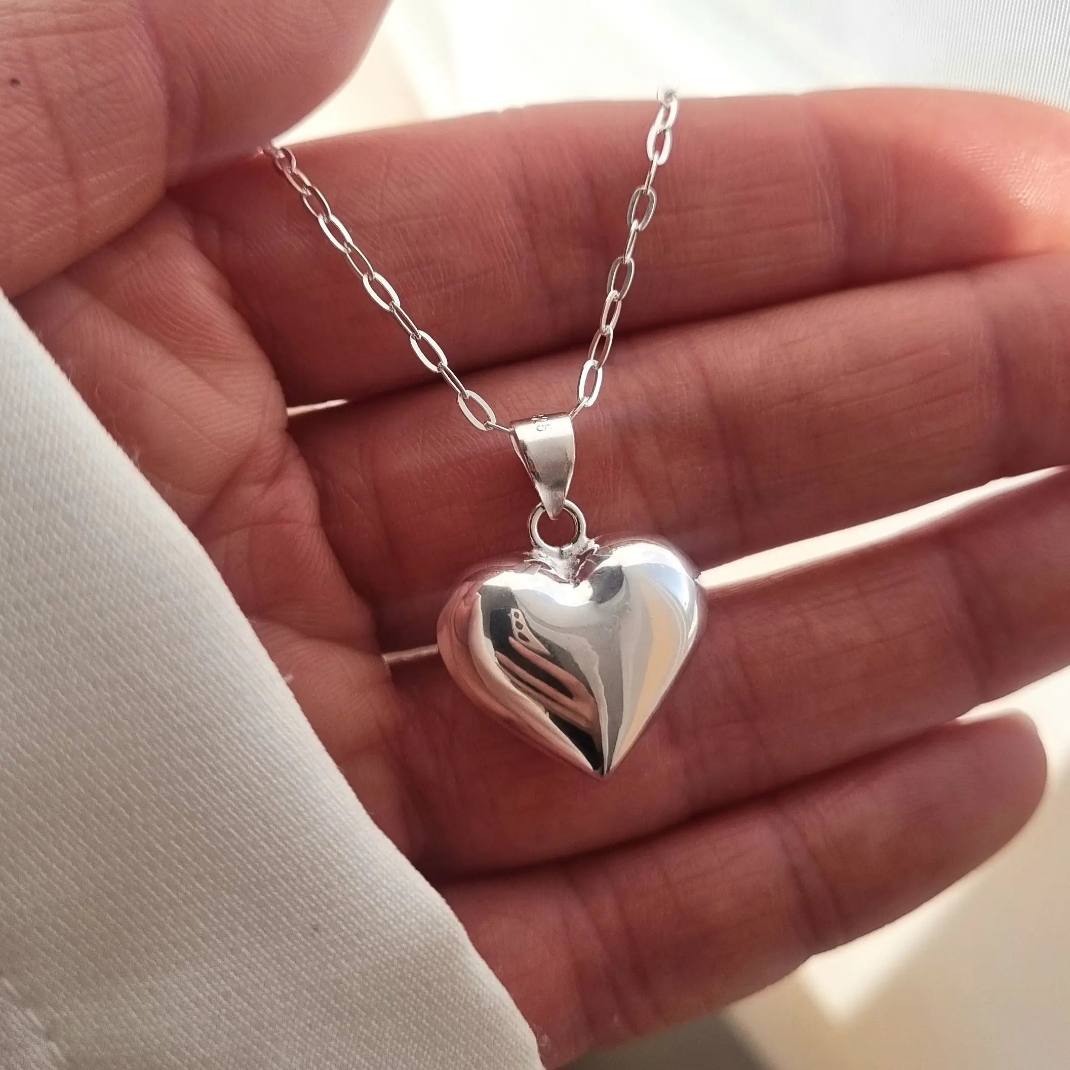 COLLAR CORAZON MACIZO 1,6 cm DIÁMETRO