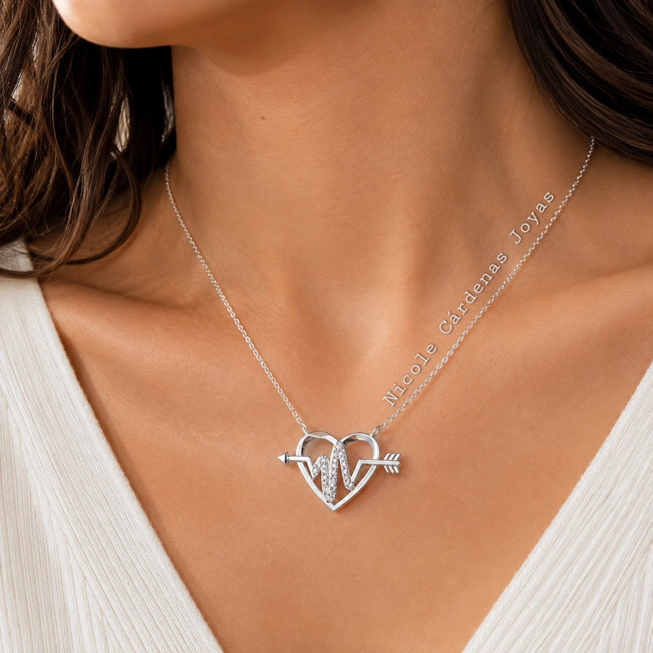 COLLAR CORAZÓN FLECHADO