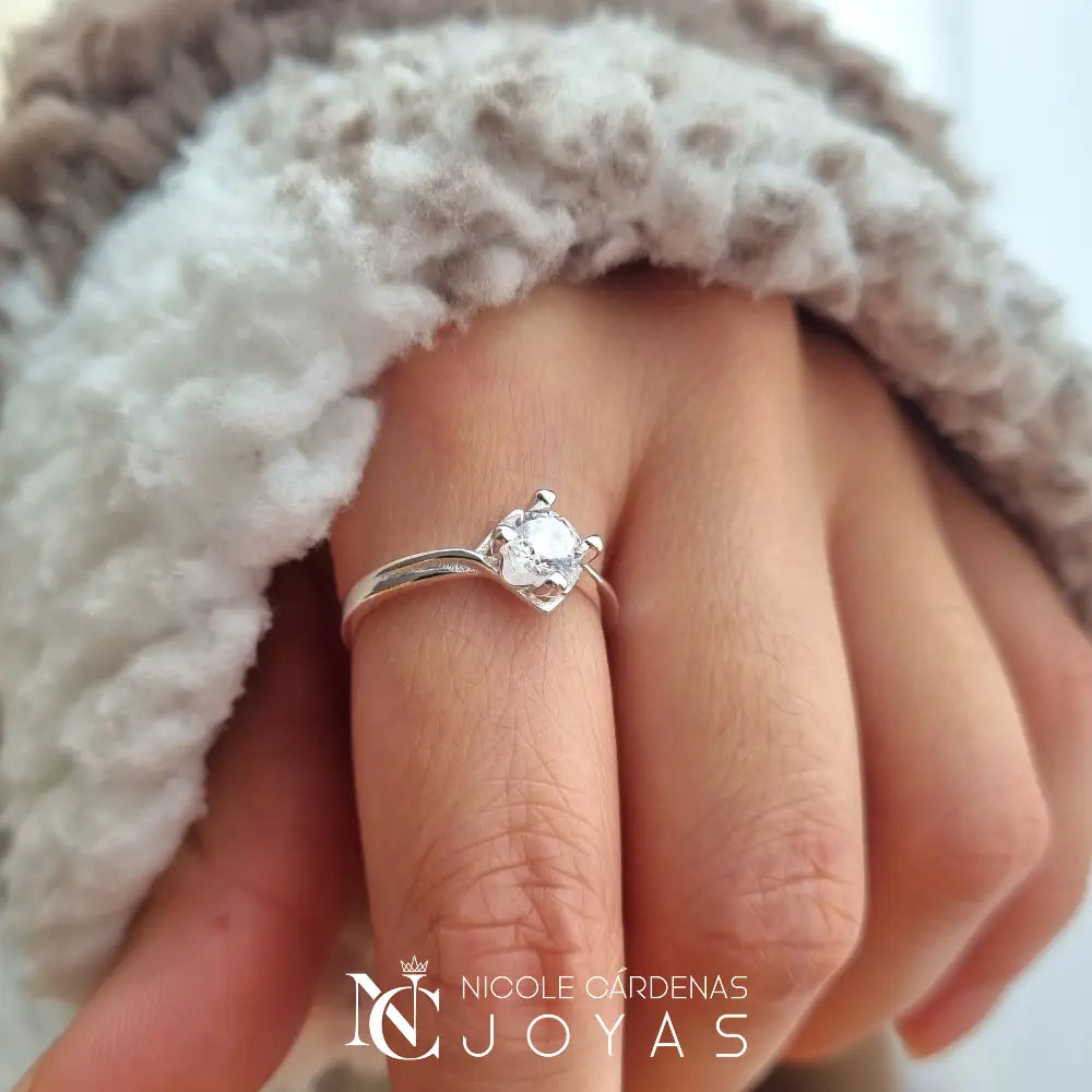 ANILLO CIRCÓN SOLITARIO 0,5 cm