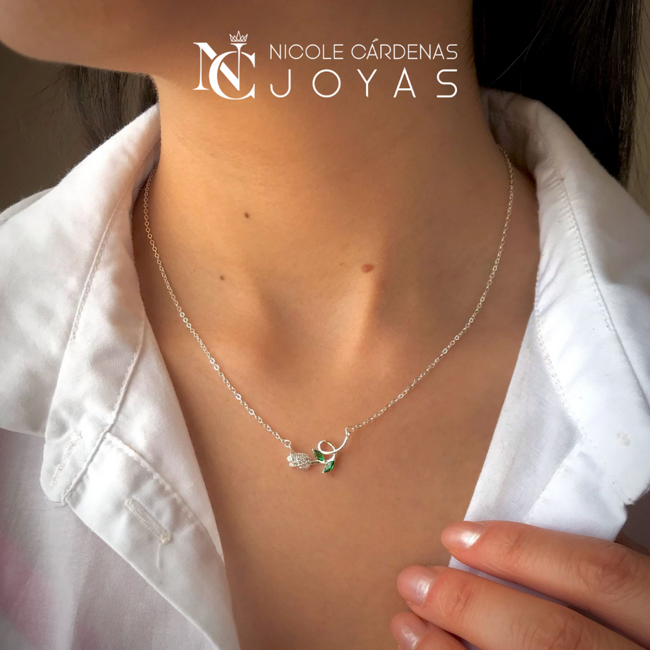 CONJUNTO FLOR TULIPAN CON CIRCONES ESMERALDA