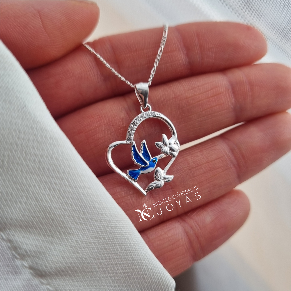 COLLAR COLIBRÍ Y CORAZÓN ESMALTADO EN FLOR