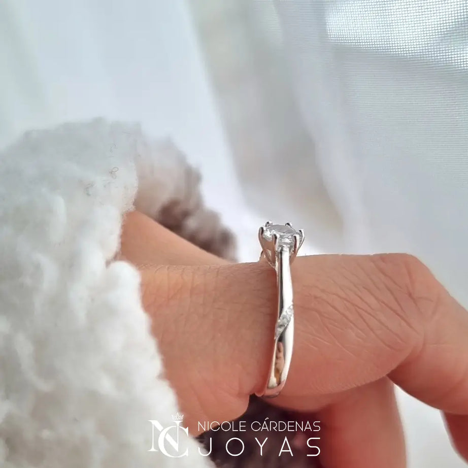 ANILLO CIRCÓN SOLITARIO 0,4 cm