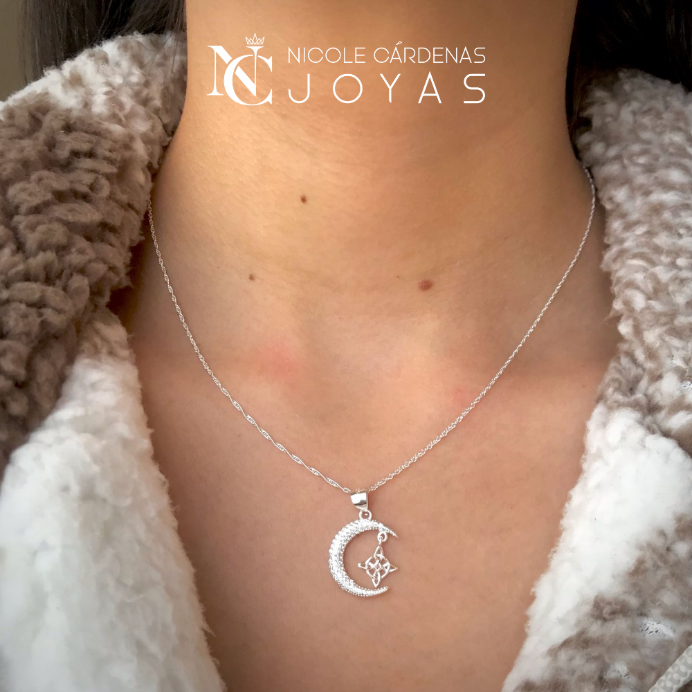 COLLAR NUDO DE BRUJAS Y LUNA CON MICROCIRCONES