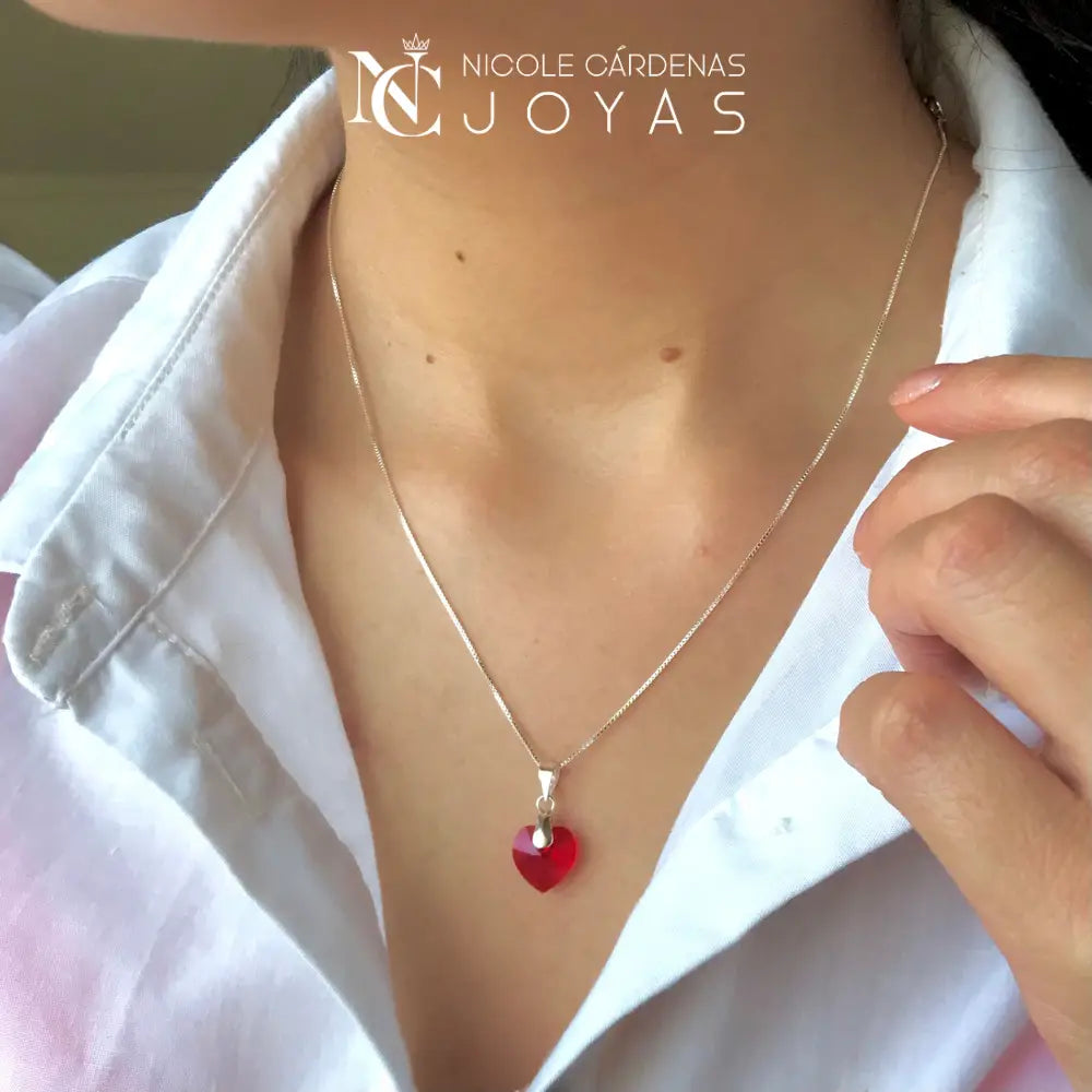COLLAR CORAZÓN ROJO HECHO CON CRISTAL SWAROVSKI
