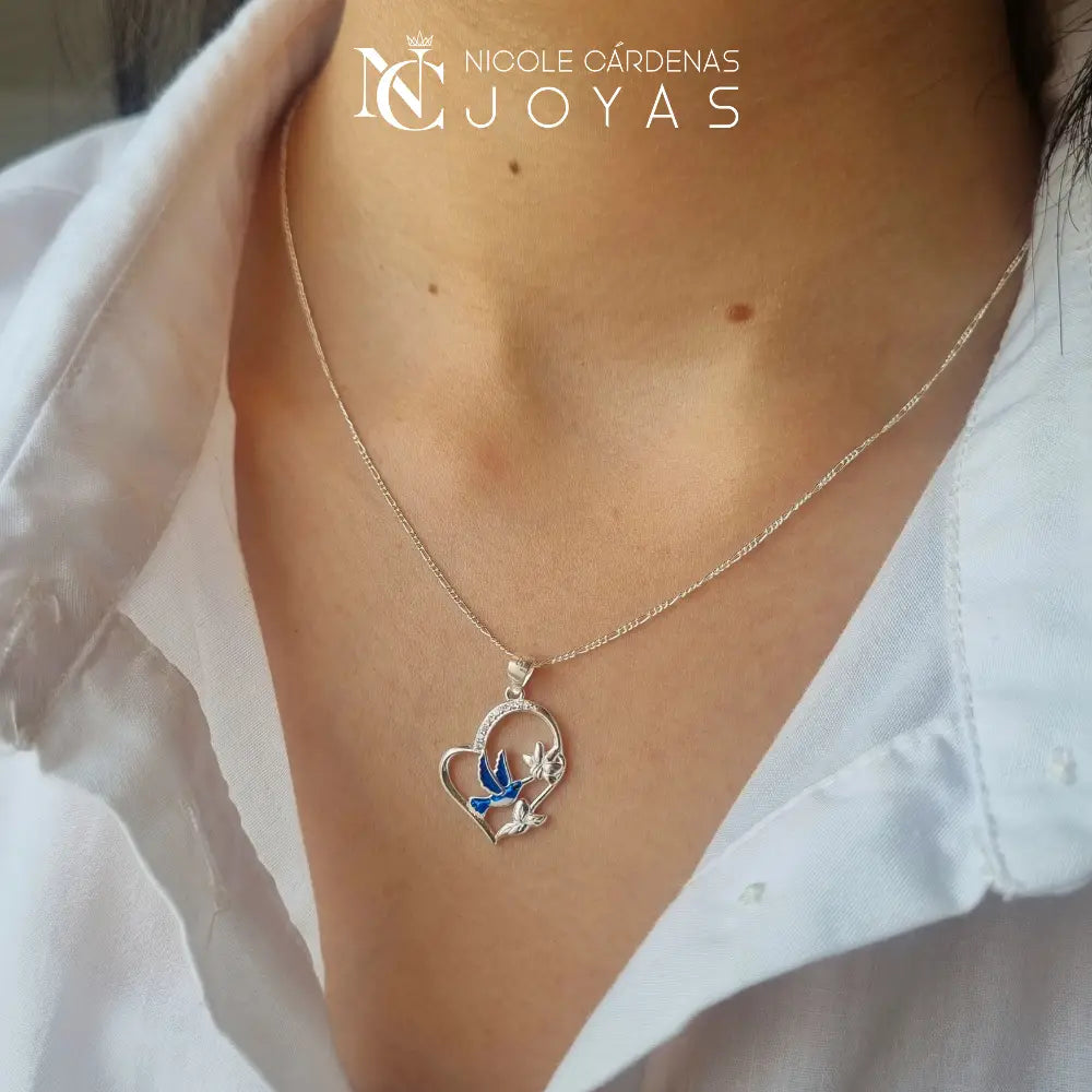 COLLAR COLIBRÍ Y CORAZÓN ESMALTADO EN FLOR