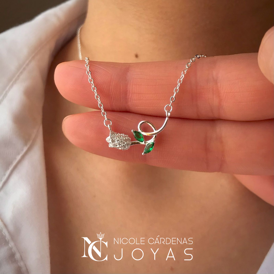 CONJUNTO FLOR TULIPAN CON CIRCONES ESMERALDA