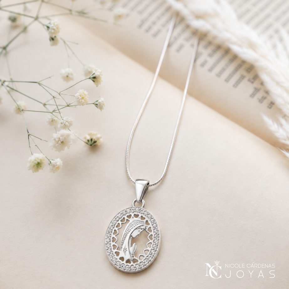 COLLAR VIRGEN NIÑA MEDALLA CON CIRCONES