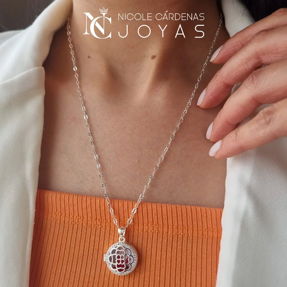 RELICARIO CIRCULAR FLOR CON MICRO CIRCONES