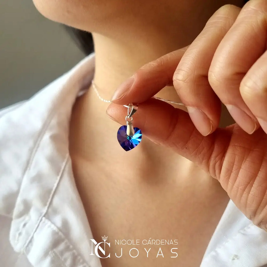 COLLAR CORAZÓN AZUL HECHO CON CRISTAL SWAROVSKI
