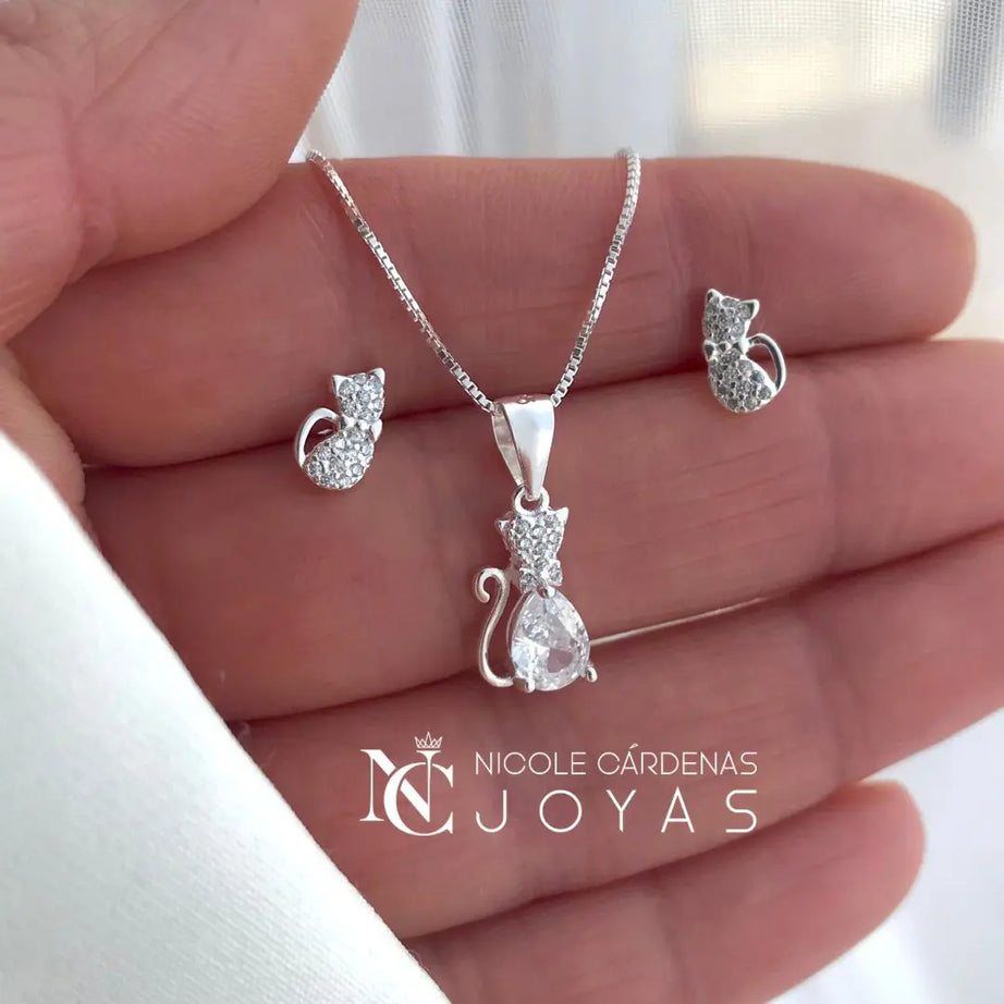 CONJUNTO GATITOS CON CIRCONES