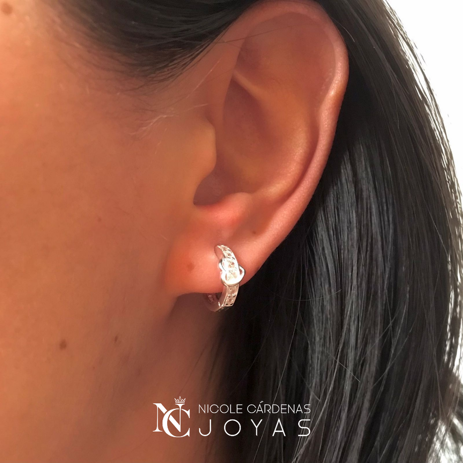 ARGOLLAS HUGGIES CORAZÓN CON CIRCONES 12 mm