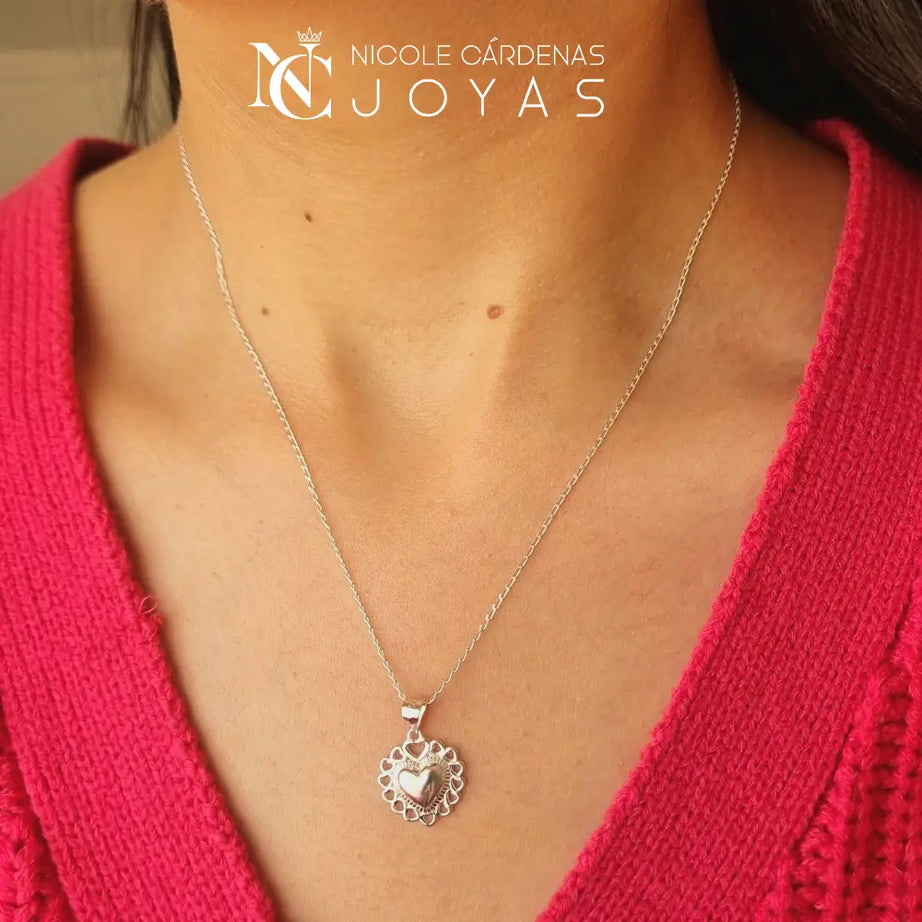 COLLAR CORAZÓN DETENTE