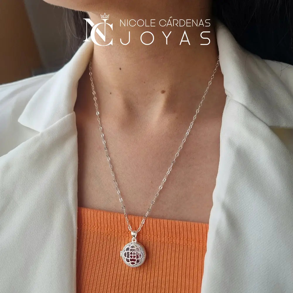 RELICARIO CIRCULAR FLOR CON MICRO CIRCONES