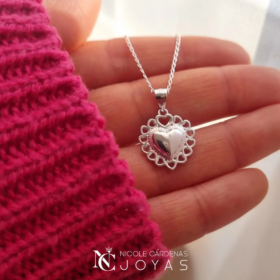 COLLAR CORAZÓN DETENTE