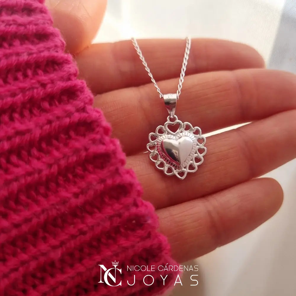 COLLAR CORAZÓN DETENTE
