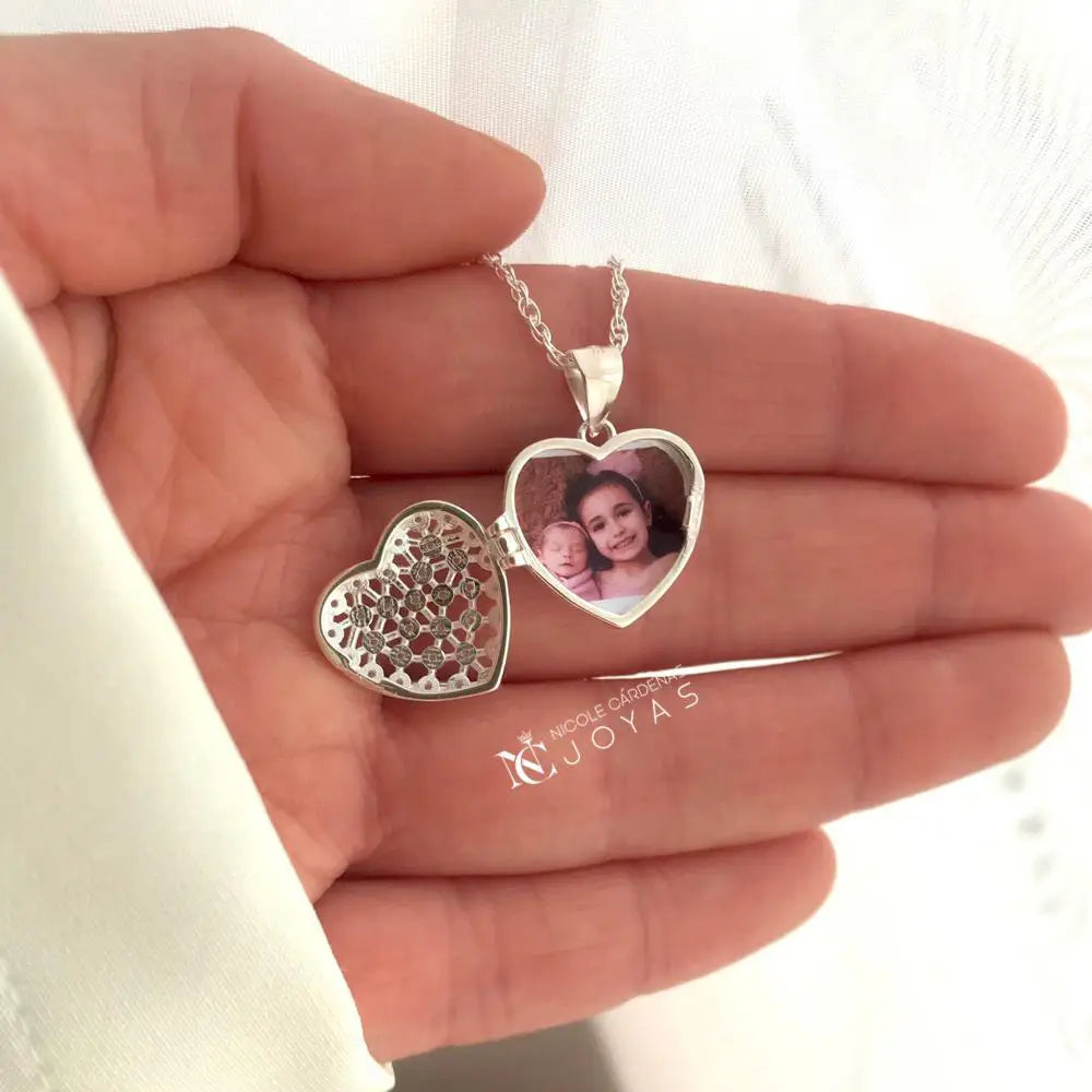 RELICARIO CORAZÓN CALADO Y CIRCONES