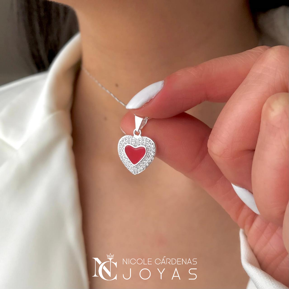 COLLAR CORAZÓN ESMALTADO CON CIRCONES