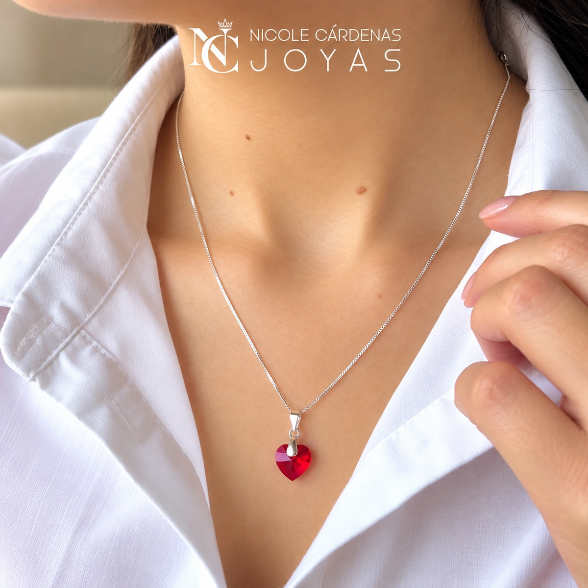 COLLAR CORAZÓN ROJO HECHO CON CRISTAL SWAROVSKI