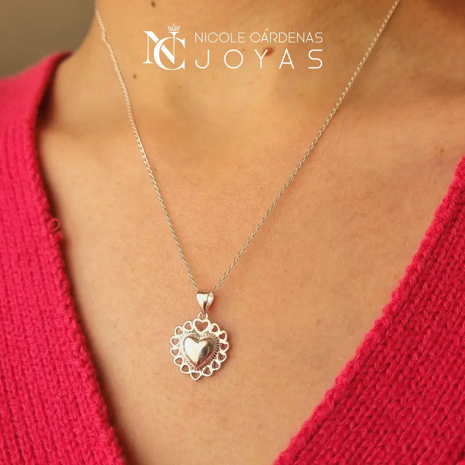 COLLAR CORAZÓN DETENTE
