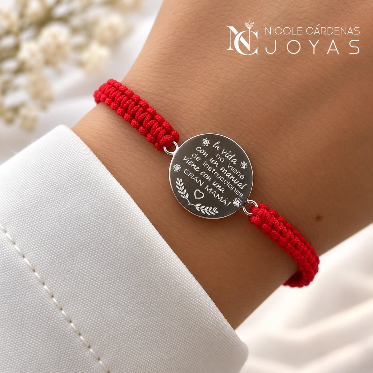 PULSERA HILO ROJO PLACA CIRCULAR : LA VIDA VIENE CON UNA GRAN MAMÁ