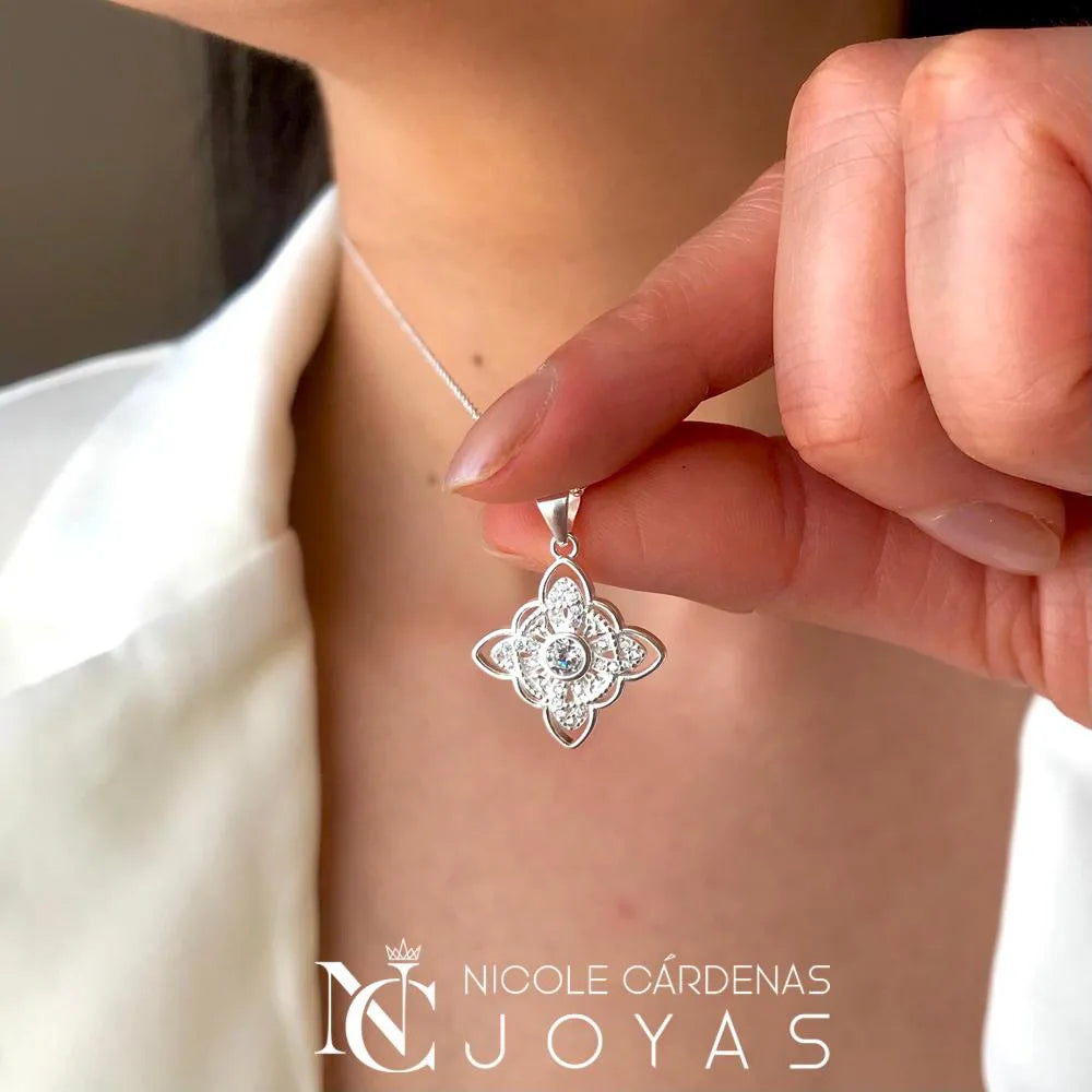 COLLAR NUDO DE BRUJAS CON CIRCÓN