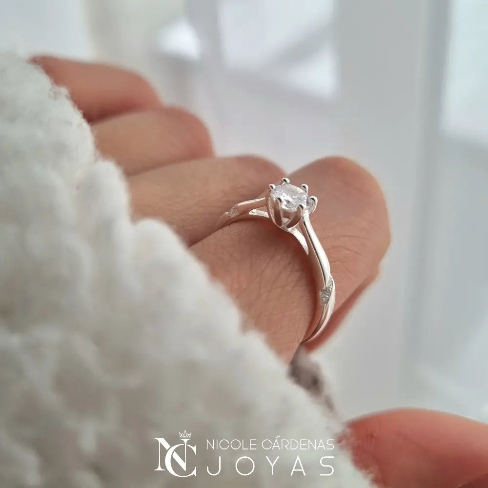 ANILLO CIRCÓN SOLITARIO 0,4 cm