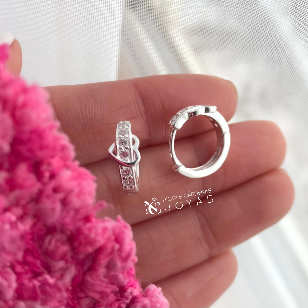 ARGOLLAS HUGGIES CORAZÓN CON CIRCONES 12 mm