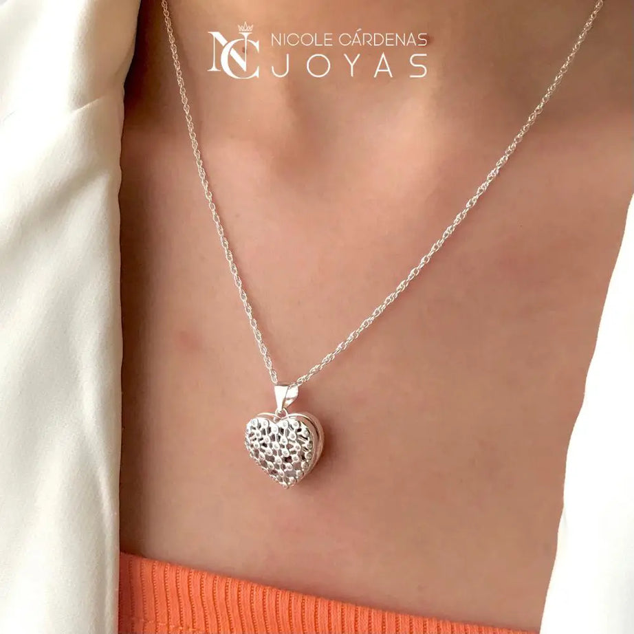 RELICARIO CORAZÓN CALADO Y CIRCONES