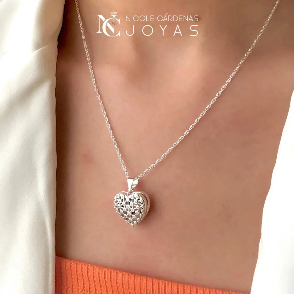 RELICARIO CORAZÓN CALADO Y CIRCONES