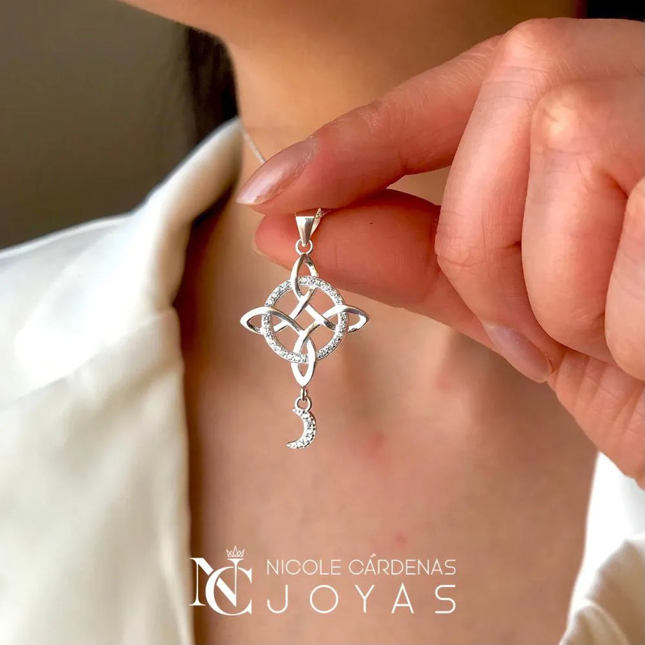 COLLAR NUDO DE BRUJAS CON MEDIA LUNA