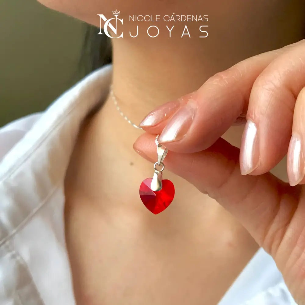 COLLAR CORAZÓN ROJO HECHO CON CRISTAL SWAROVSKI
