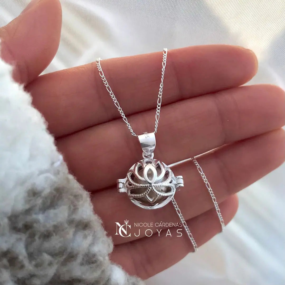 COLLAR LLAMADOR DE ÁNGELES FLOR DE LOTO 13 MM